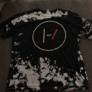 Twenty one pilots tour shirt